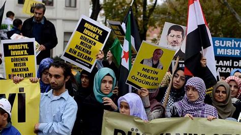 İ­s­t­a­n­b­u­l­­d­a­ ­M­u­r­s­i­­y­e­ ­d­e­s­t­e­k­ ­e­y­l­e­m­i­